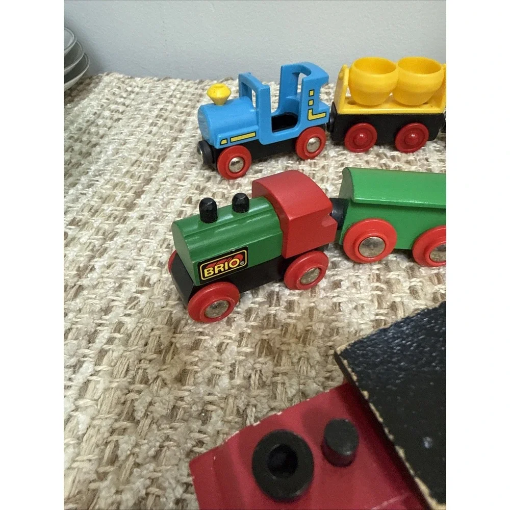 Vintage BRIO Thomas Wood Train Set Magnetic Locomotive Cargo Car Set Of 3